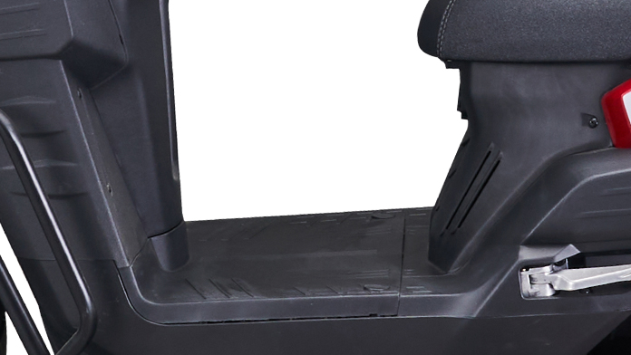 Spacious Floorboard